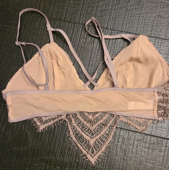 Express One Eleven Lace Bralette - Picture 2 of 6